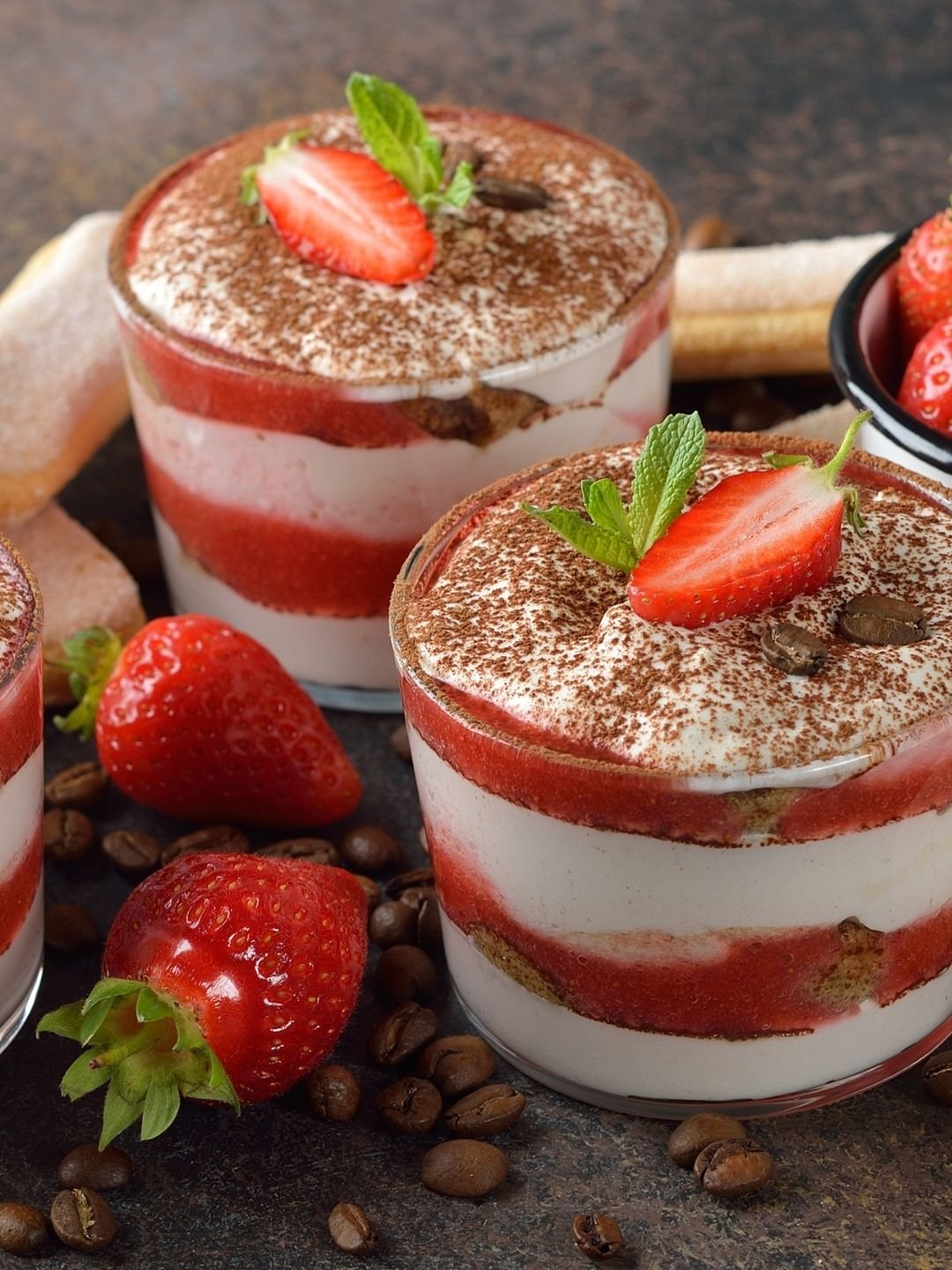 Webstory A Arte das Sobremesas 4 COMO FAZER UM DELICIOSO PAVÊ DE MORANGO EM POUCOS PASSOS