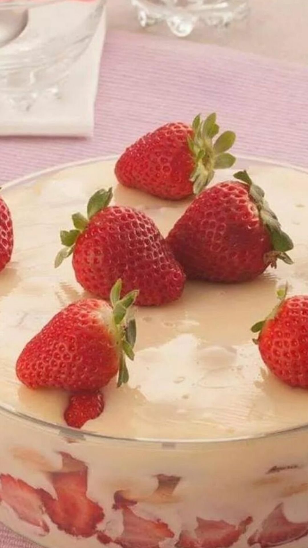 Delicioso Pave de Morango na Travessa